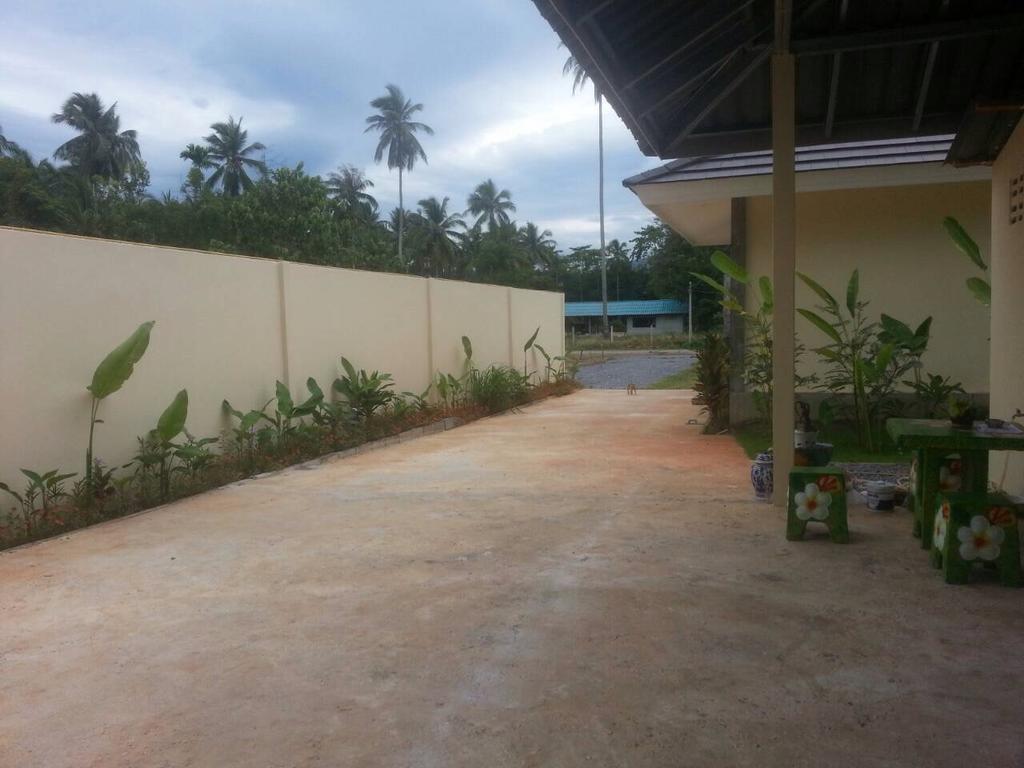 Khanom Garden Suite Стая снимка