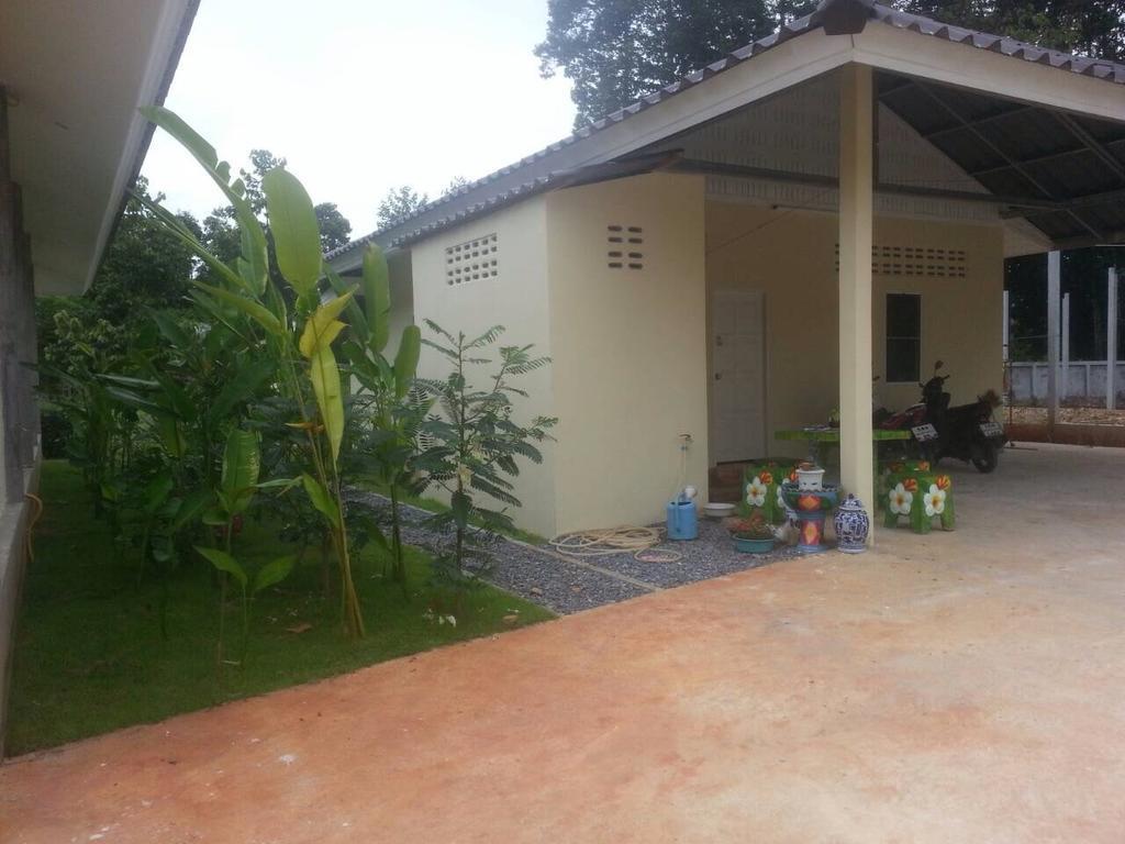 Khanom Garden Suite Стая снимка